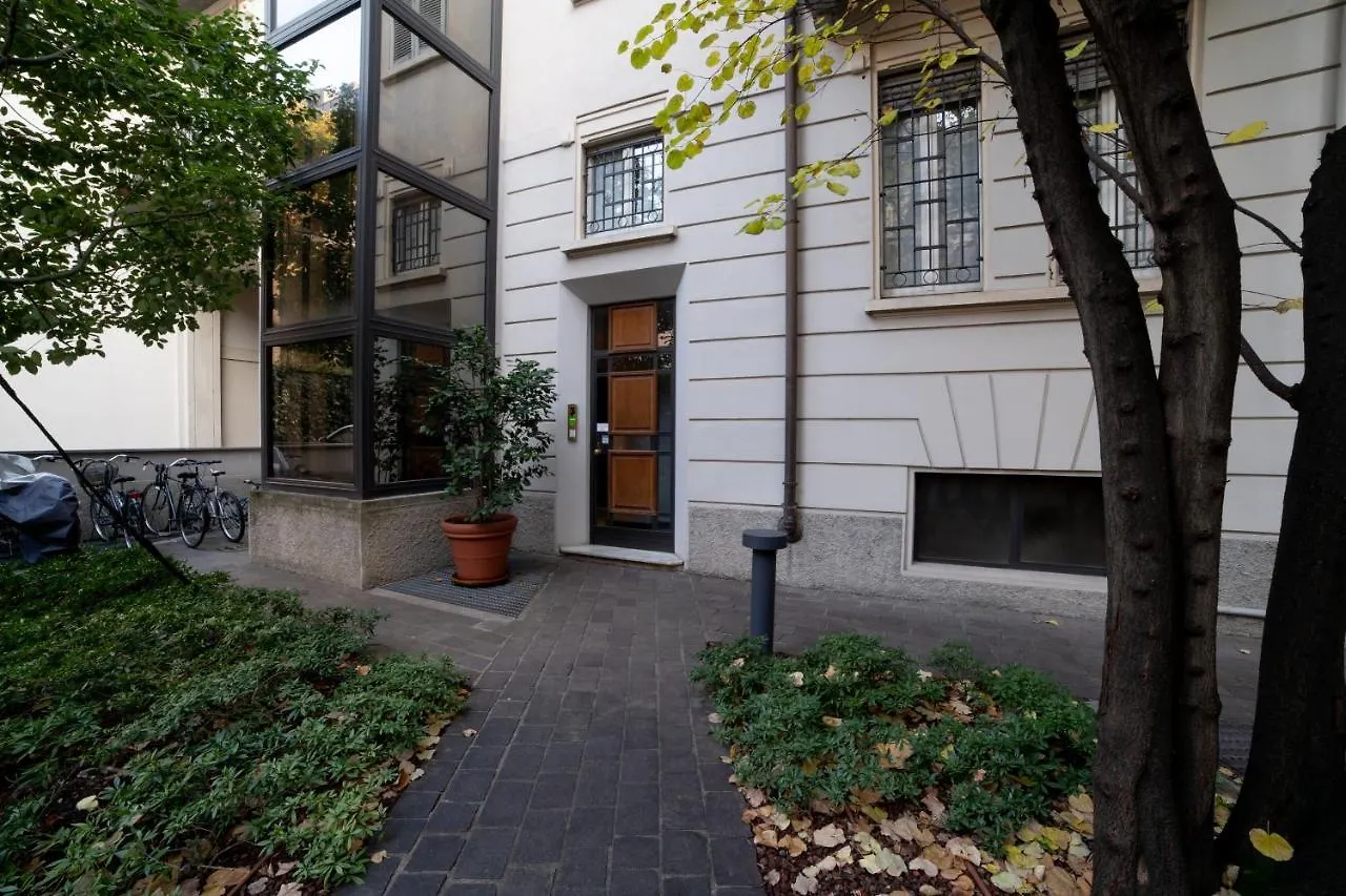 Apartment Duomo-Centro Centrale E Tranquillo Milan Italy
